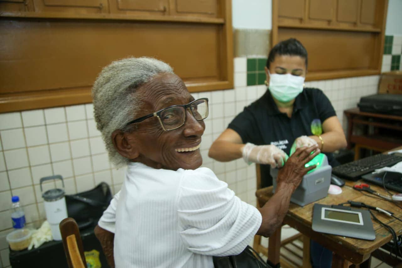 Após sucesso de atendimentos, Polícia Civil retorna a escola e amplia emissão gratuita da carteira de identidade em Rio Branco