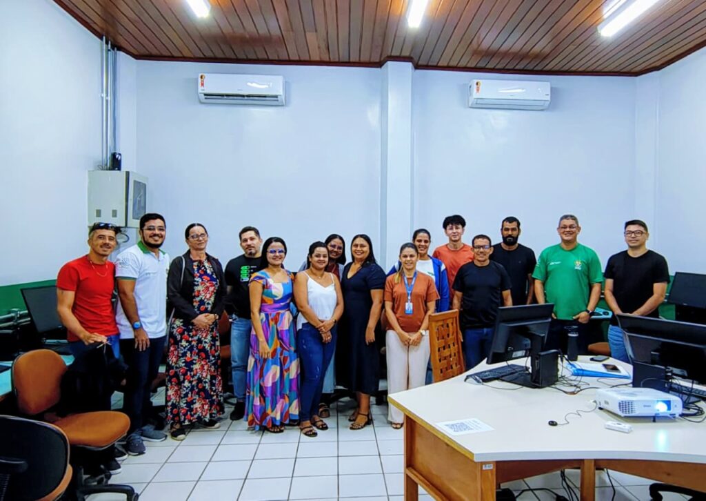 Educação do Campo investe em tecnologia e capacita professores da zona rural de Cruzeiro do Sul