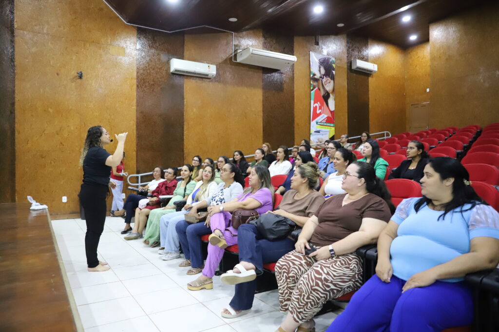 Oficina Música e Movimento amplia presença da arte nas escolas integrais do Acre