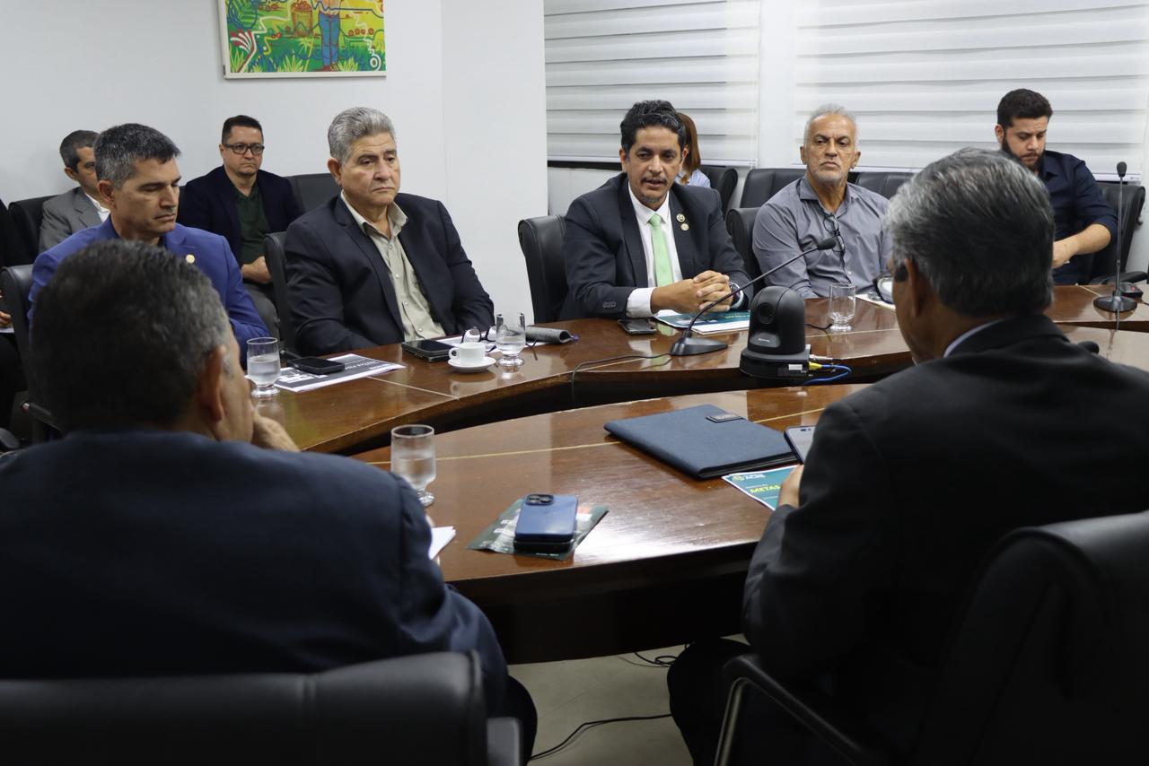 Fazenda fortalece transparência orçamentária e responsabilidade fiscal do Estado em audiência pública na Aleac