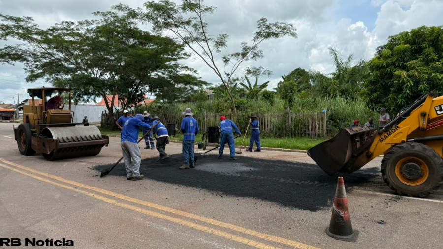 Prefeitura de Rio Branco prioriza a recuperação dos corredores de ônibus na capital com tapa-buracos