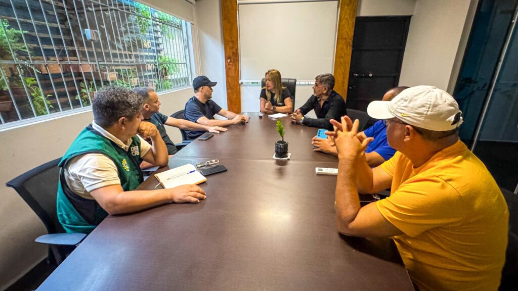 Deracre recebe vereadores de Cruzeiro do Sul para tratar de ramais e da Operação Verão