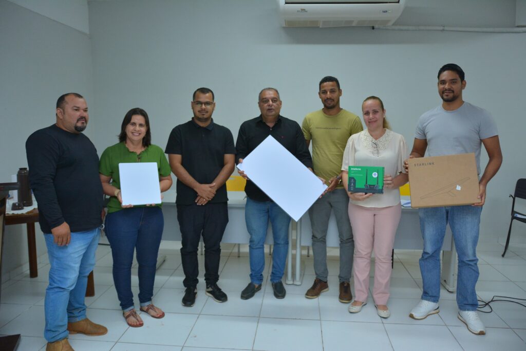 Governo do Acre amplia conectividade no Vale do Juruá com assinatura de termo de colaboração e entrega de antenas de internet