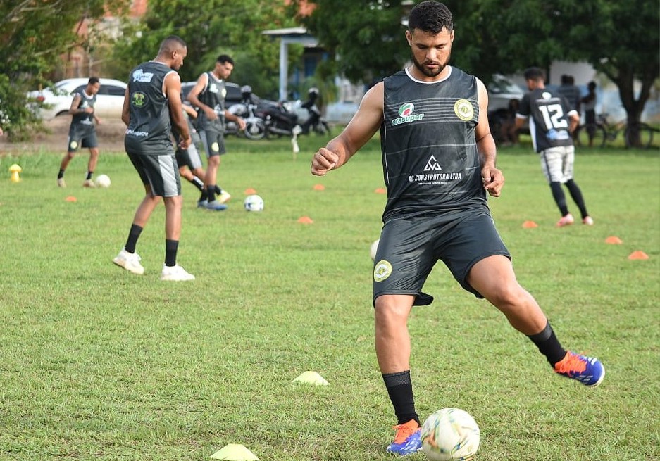 Adesg busca ponto milagroso diante do Santa Cruz pra seguir na elite