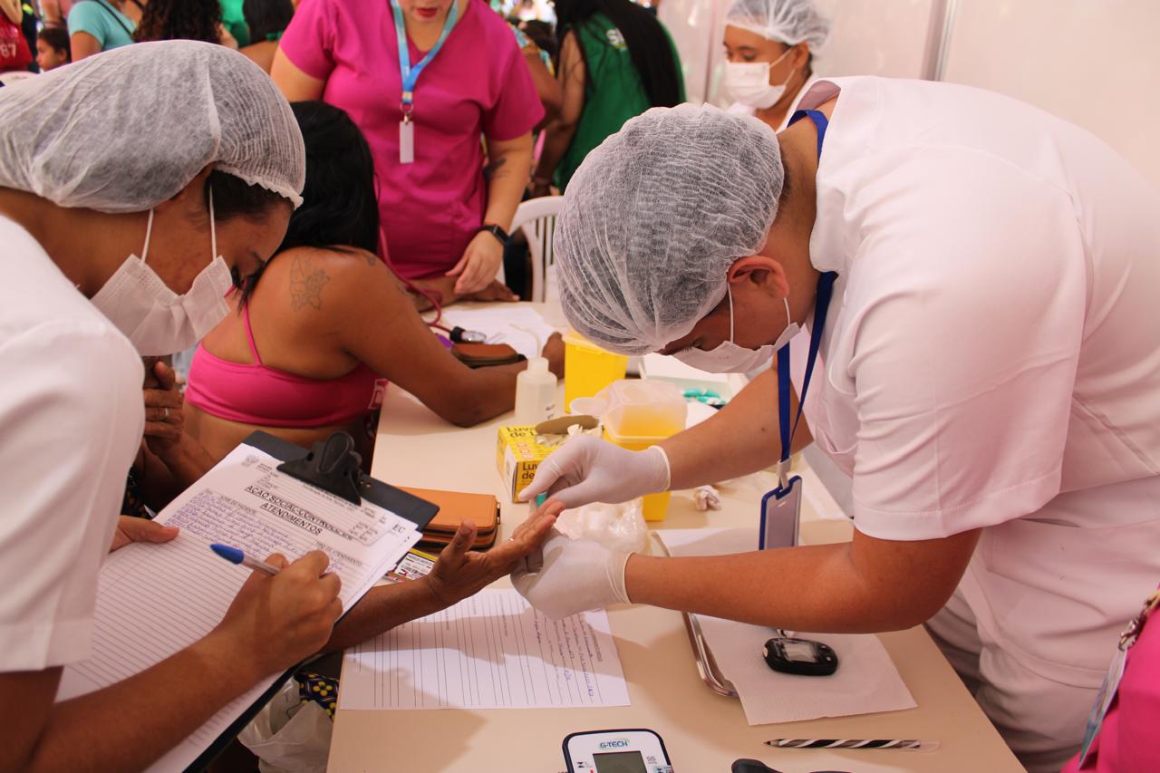 Sesacre realiza mais de 400 atendimentos de saúde em ação de cidadania no Palácio Rio Branco