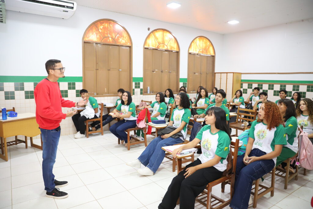 Educação do Acre convoca professores e assistentes educacionais aprovados em processo seletivo