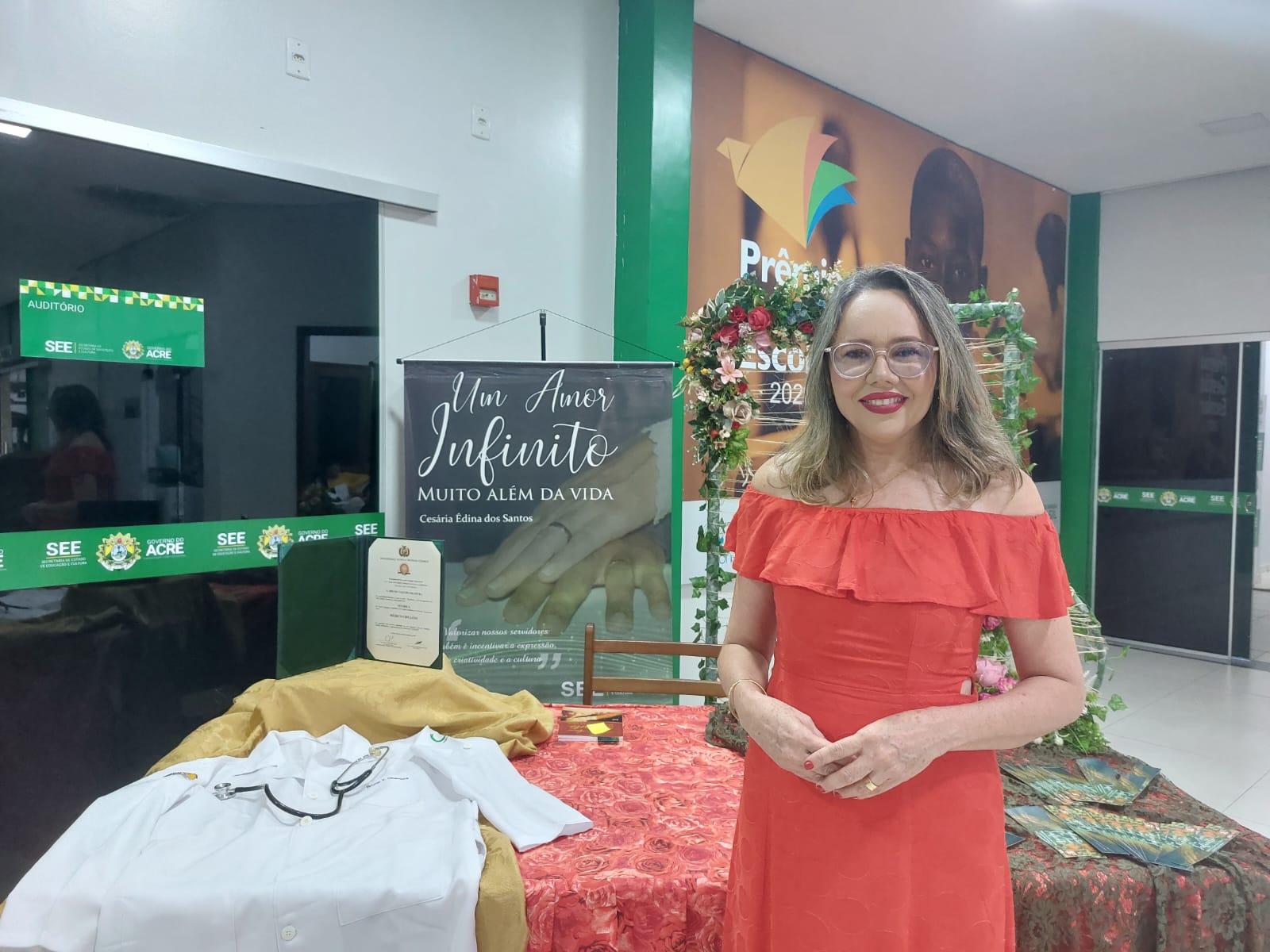 Servidora da Educação do Acre transforma história de perda e fé em obra literária