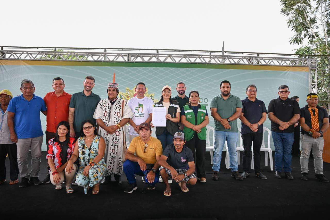 Governo assina ordem de serviço no valor de R$ 2 milhões para construção de poços artesianos em aldeias indígenas de Assis Brasil