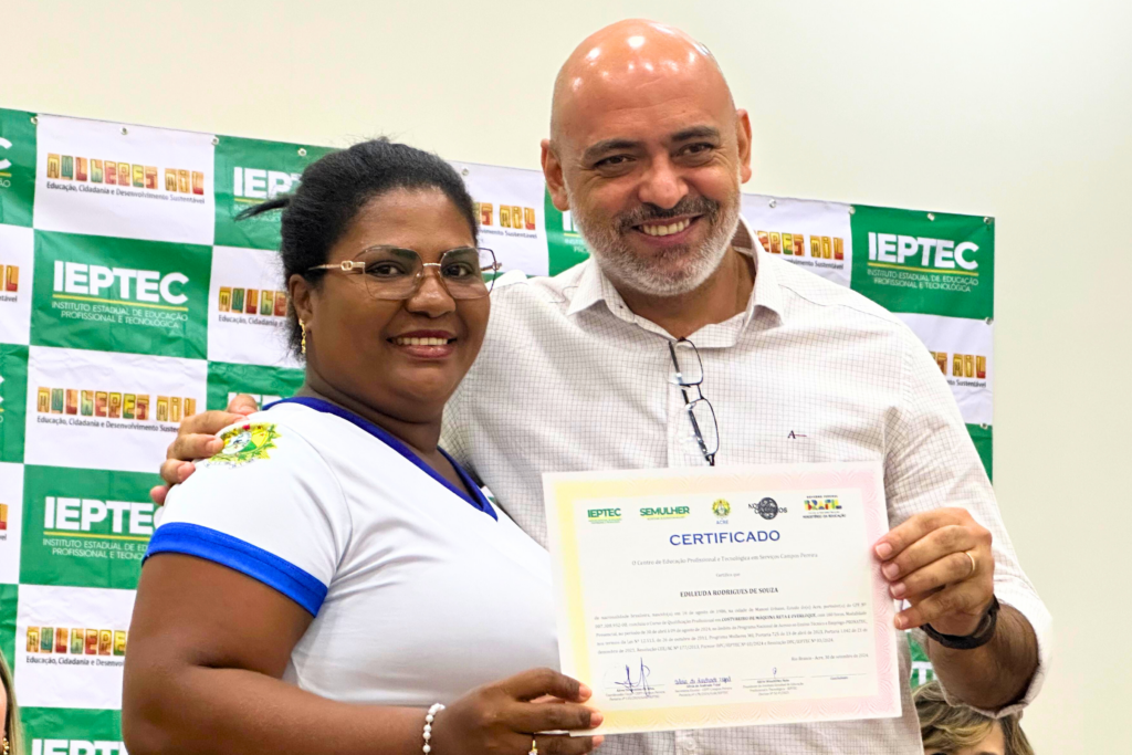 Governo do Acre investe na qualificação profissional das mulheres do Juruá e oferece mais 40 vagas em cursos do Ieptec