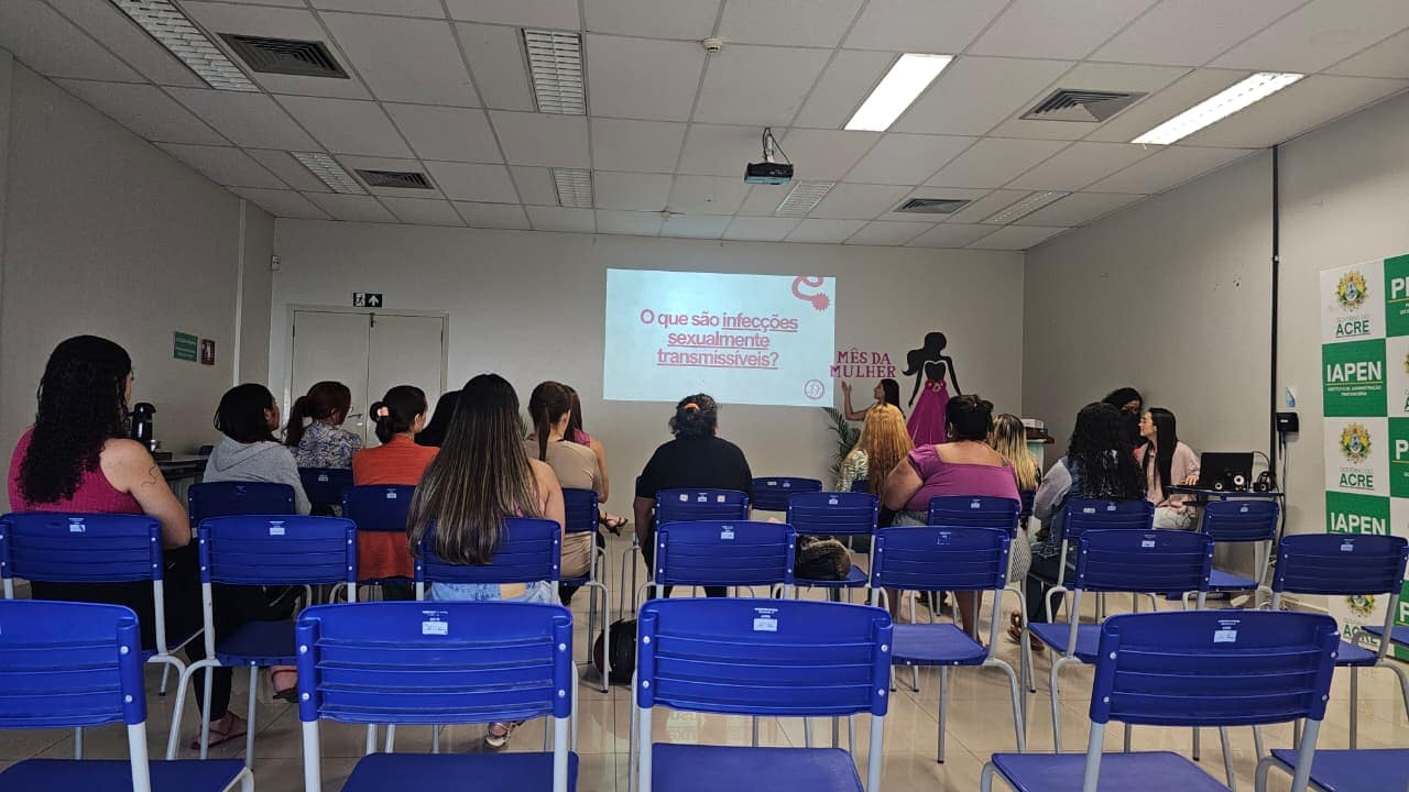 Iapen realiza palestra sobre saúde feminina para mulheres acompanhadas pela Central Integrada de Alternativas Penais de Rio Branco