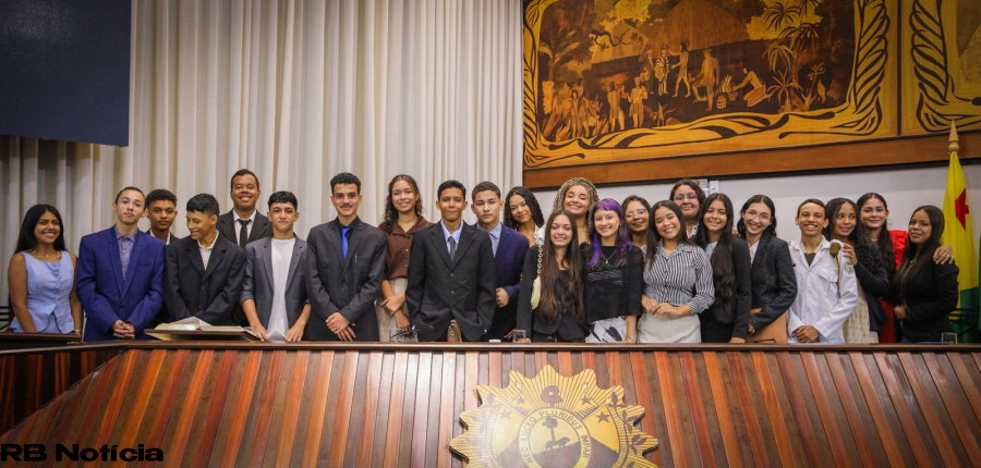 Aleac realiza sessão ordinária simulada para marcar início da 4ª edição do Programa Jovem Parlamentar Acreano