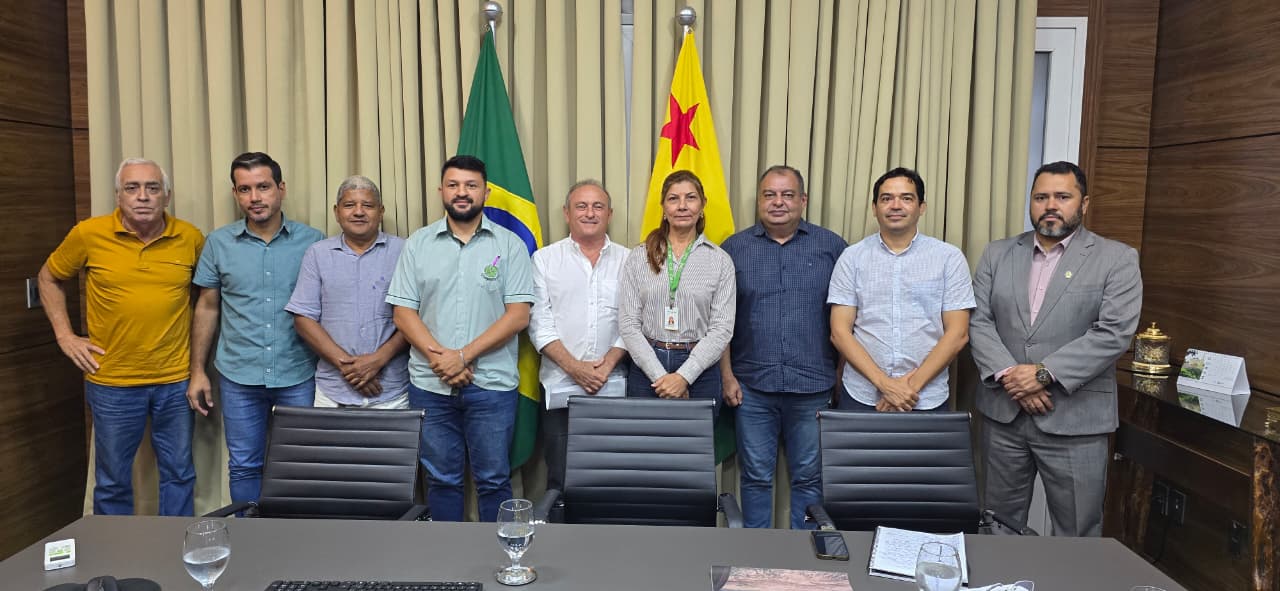 Governo e setor produtivo debatem estratégias para ampliar industrialização da castanha e fortalecer economia do Acre