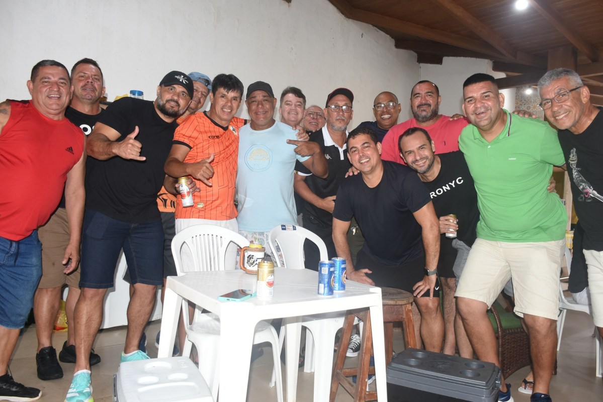 Festa de ex-atacante embala o sábado e a criação da associação dos ex-jogadores ganha força