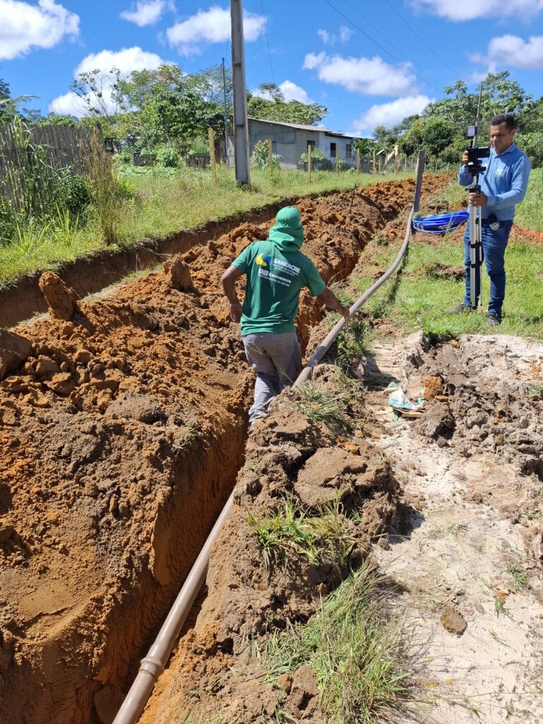 Saneacre inicia obra que levará água tratada para famílias no Ramal do Moura Piranga, em Cruzeiro do Sul