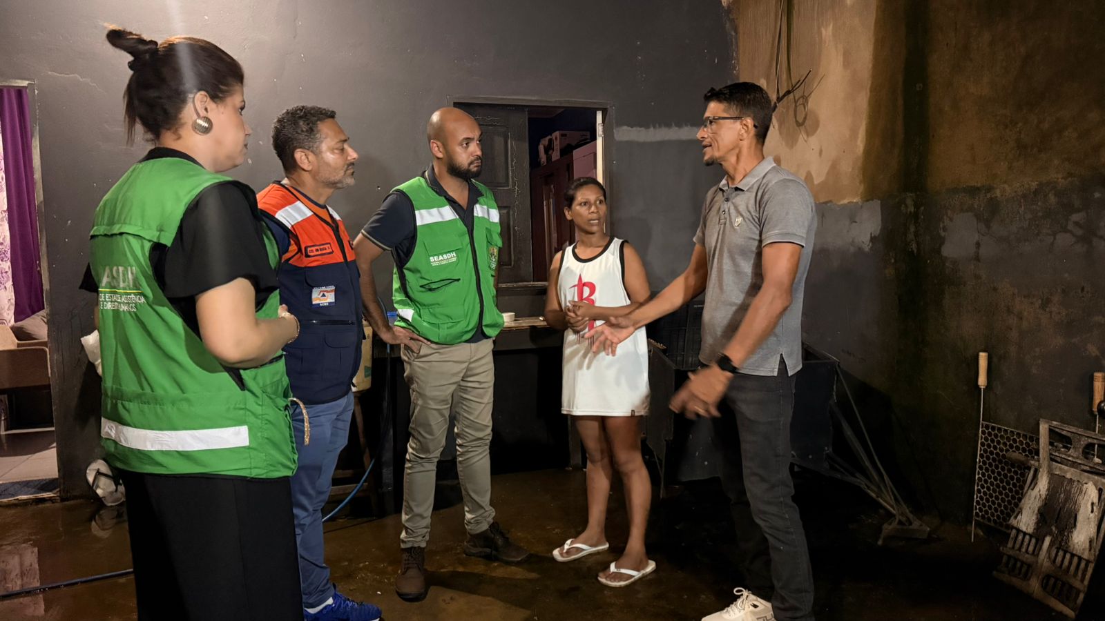 Governo presta assistência a famílias atingidas por forte chuva em Rio Branco