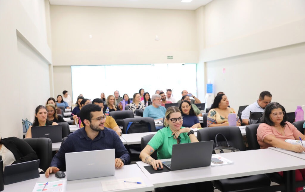 Educação do Acre promove capacitação sobre gestão e fiscalização de contratos administrativos com uso de inteligência artificial