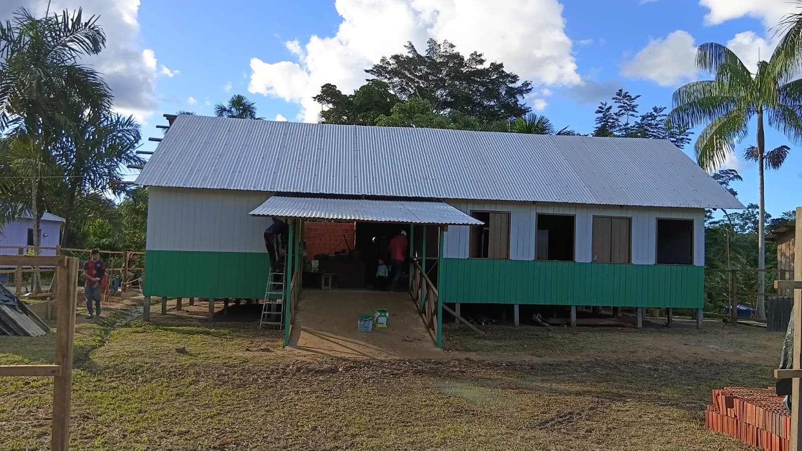 Educação do Acre avança com manutenção de escola indígena em Porto Walter