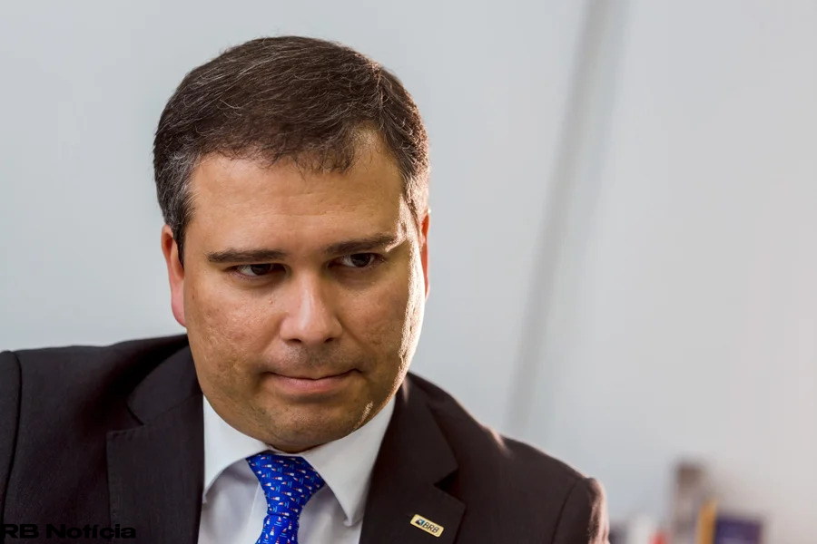 PF: antes de Vorcaro brecar propina, ex-presidente do BRB recebeu R$ 74 milhões