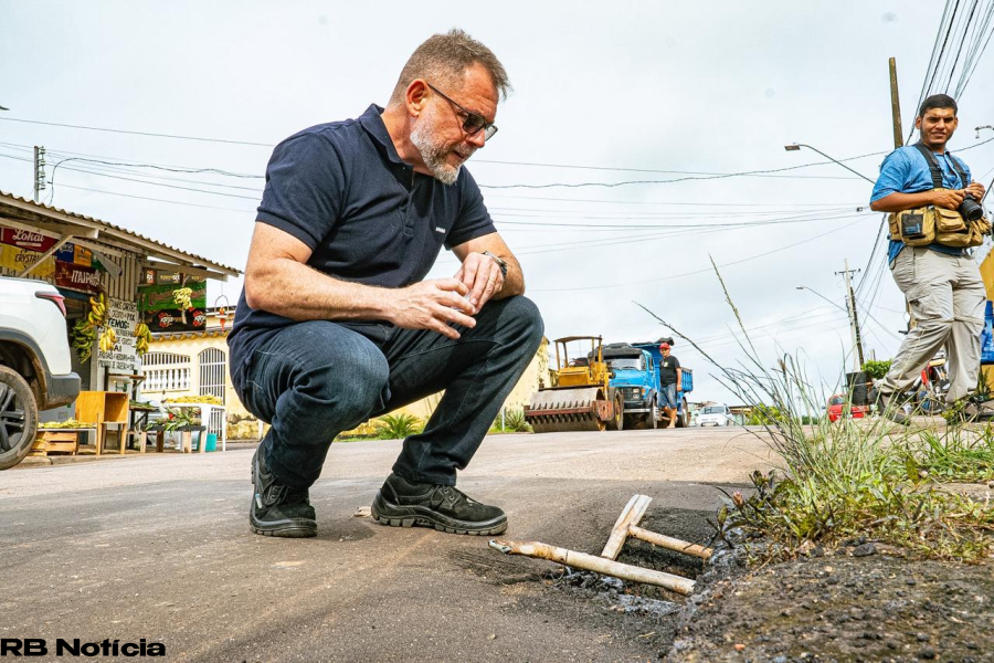 Prefeito vistoria Operação Tapa-Buracos no Esperança e ponte sobre Igarapé Judia