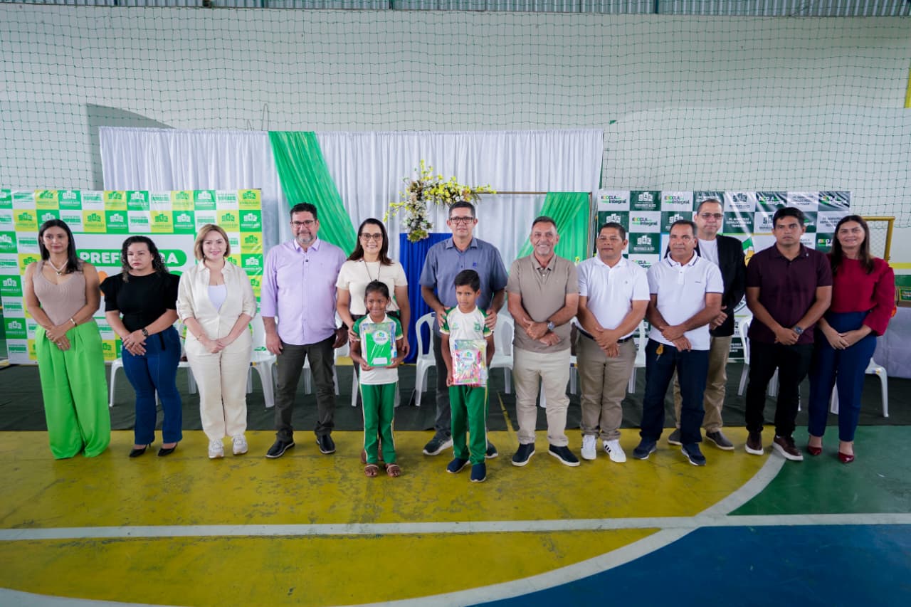 Governadora Mailza entrega kits escolares e fortalece a educação em Rodrigues Alves