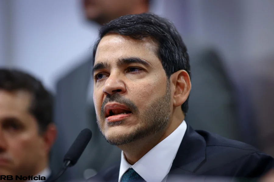 CCJ do Senado aprova indicação de Messias para o STF