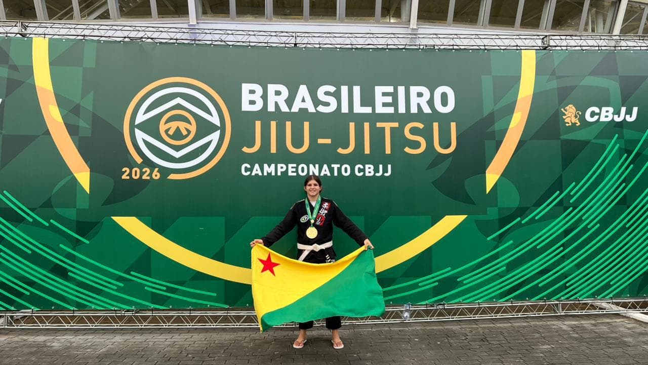 Com apoio do Estado, estudante de Cruzeiro do Sul conquista medalha de ouro no Campeonato Brasileiro de Jiu-Jitsu em São Paulo 