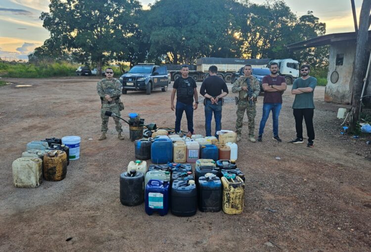 Polícia Civil apreende mais de 700 litros de combustível irregular durante Operação Consumo Seguro