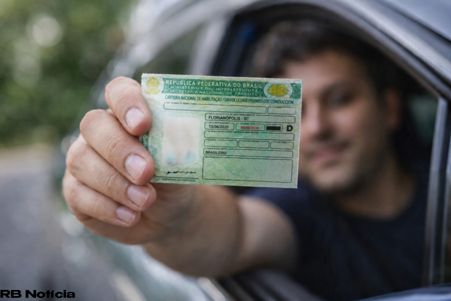 Nova CNH: mudança no prazo para tirar a habilitação beneficia quem estuda e trabalha; veja como