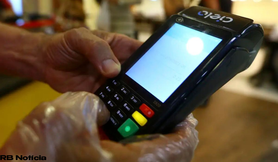 Fim do cartão recusado: nova regra permite passar o vale-refeição em qualquer maquininha