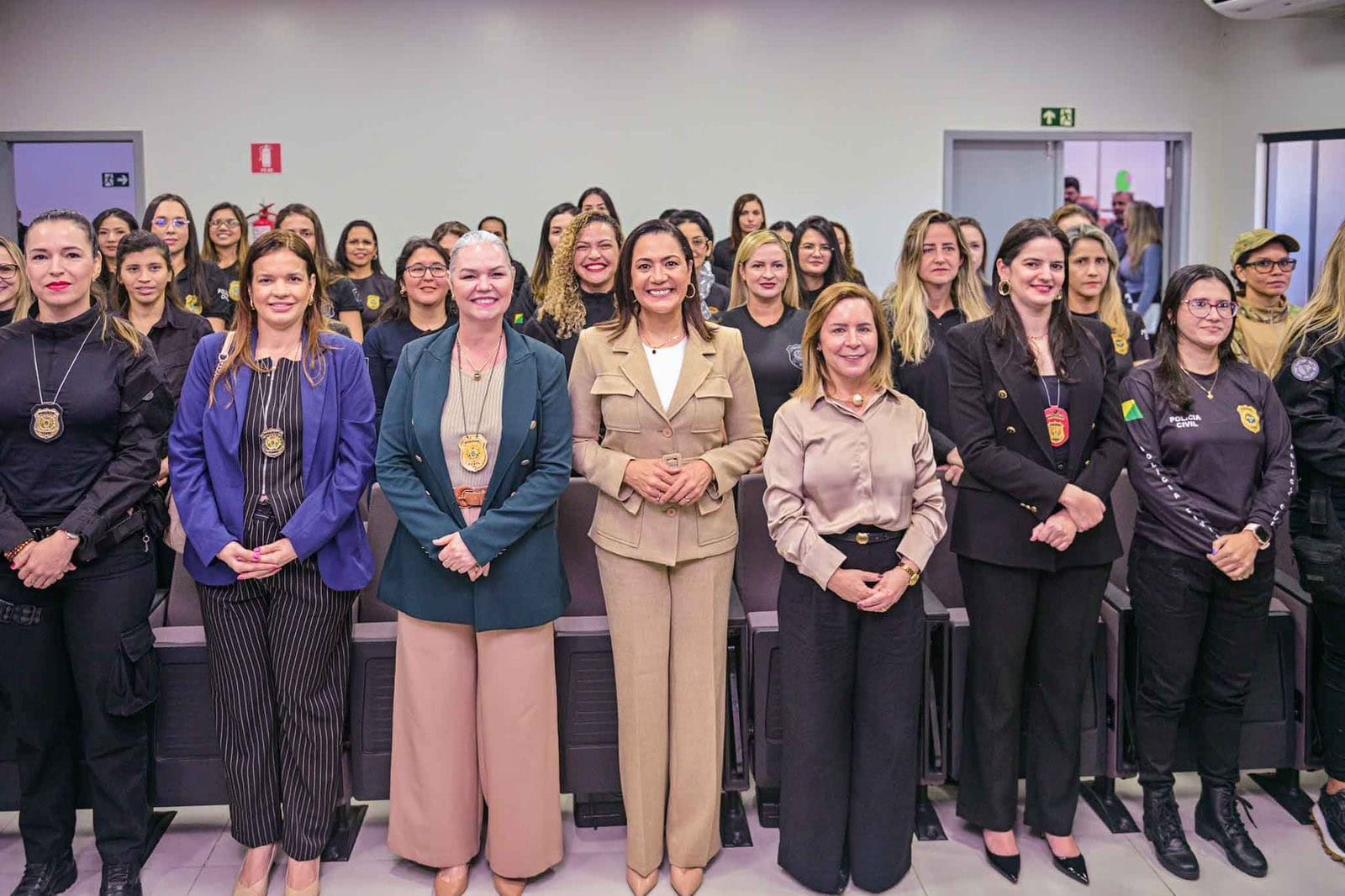 Governadora Mailza reforça Segurança Pública e entrega viaturas e armamentos para a Polícia Civil