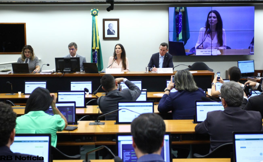Comissão da Câmara começa debate que pode mudar regras do MEI no Brasil