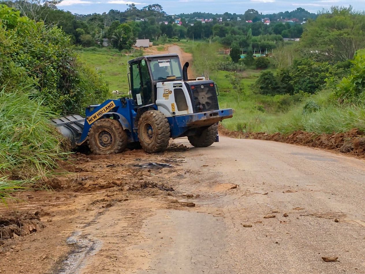 Governo do Acre trabalha para melhorar o acesso de moradores no Ramal do 13, em Brasileia