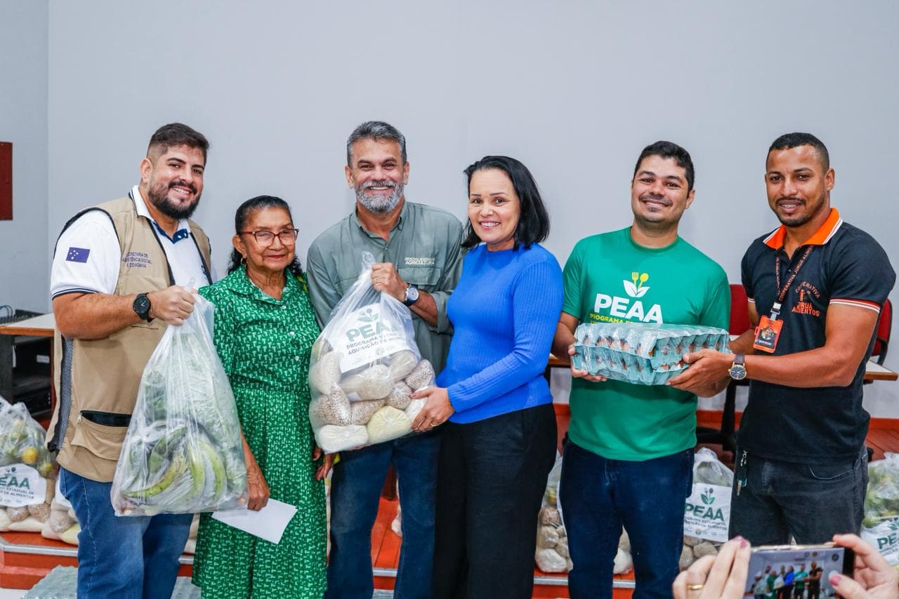 Em Cruzeiro do Sul, governo do Acre entrega alimentos para 186 famílias por meio do Programa de Aquisição de Alimentos
