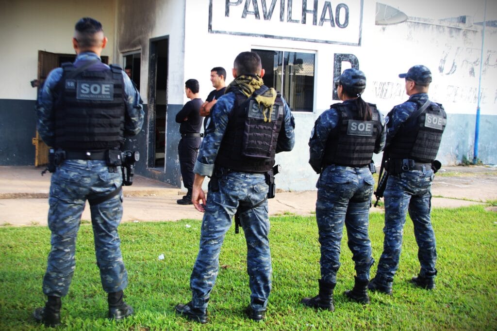 Nova fase da Operação Mute é realizada em presídio em Rio Branco
