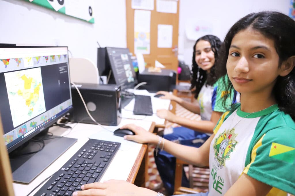 Escolas estaduais do Acre têm até 29 de maio para aderir ao programa Educação Conectada