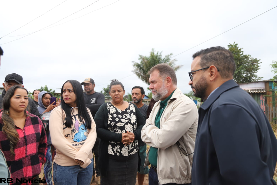 Prefeito de Rio Branco visita Comunidade Mariele Franco e promete mediar solução para moradores
