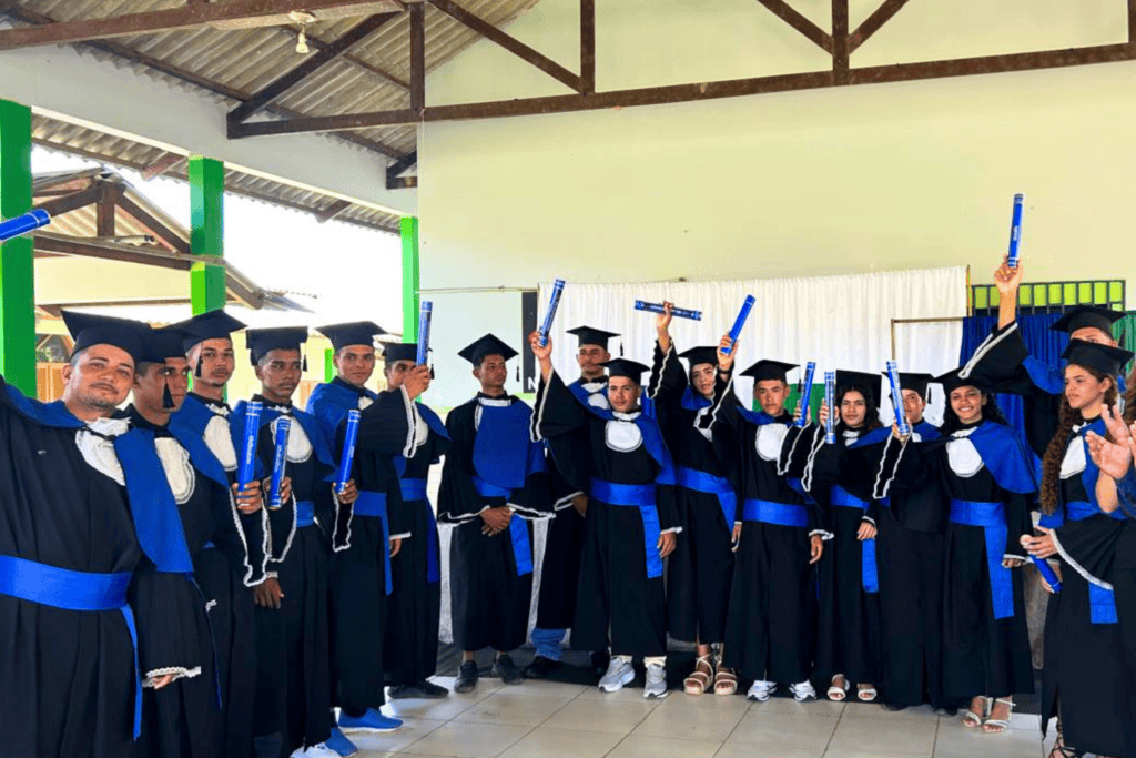 Governo do Acre entrega 94 diplomas e certificados para estudantes do Ieptec, em Rodrigues Alves