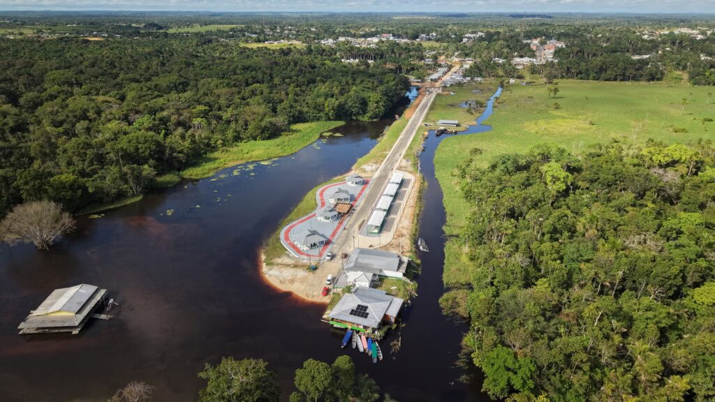 Governadora Mailza entrega obra de urbanização da Alameda das Águas, em Mâncio Lima, nesta sexta-feira