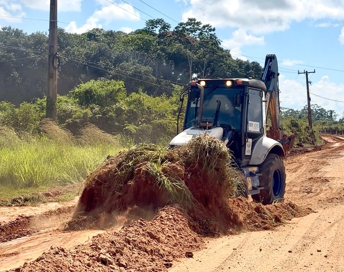 Governo do Acre inicia recuperação do Ramal do Icuriã durante a Operação Verão em Assis Brasil