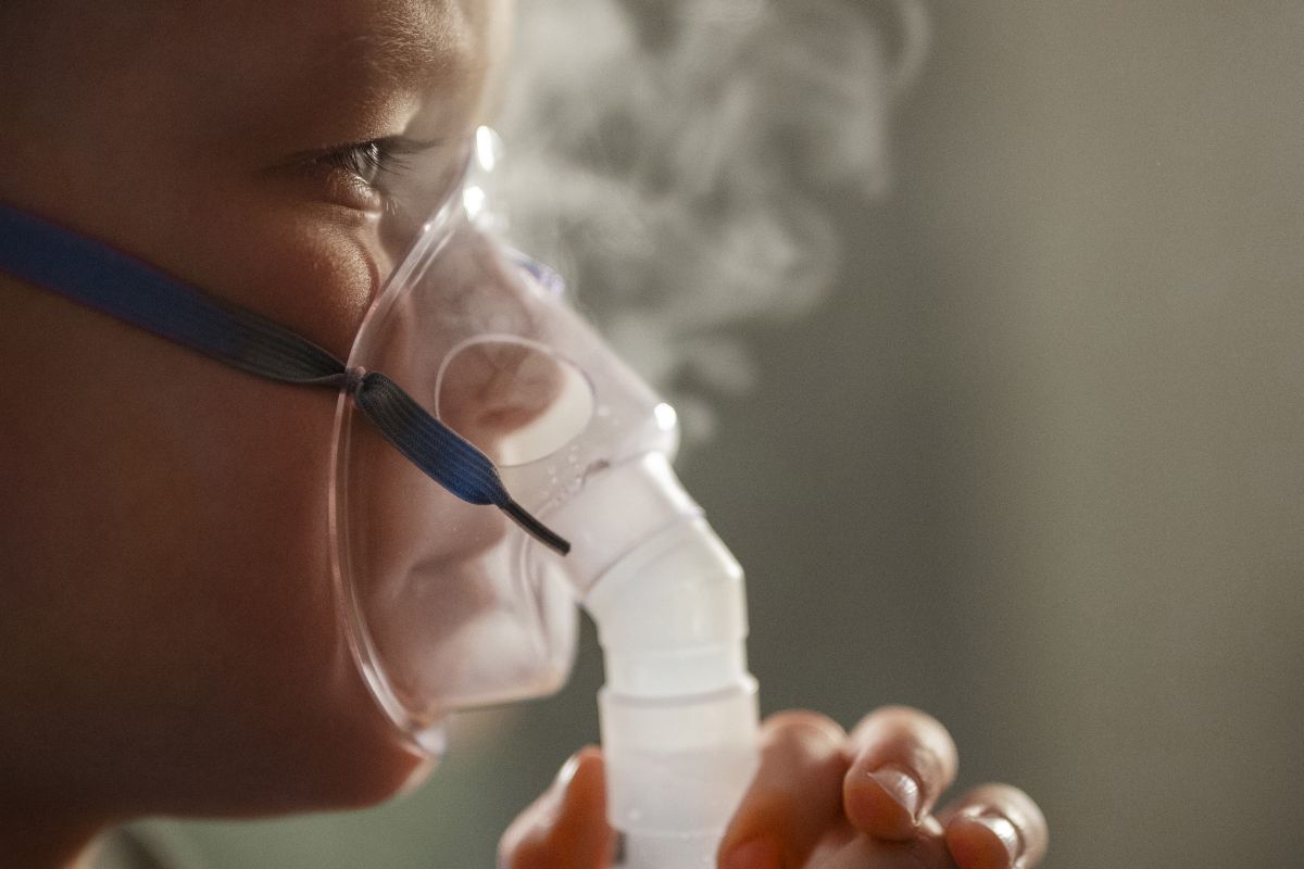 Acre decreta situação de emergência em saúde diante do aumento dos casos de Síndrome Respiratória Aguda Grave