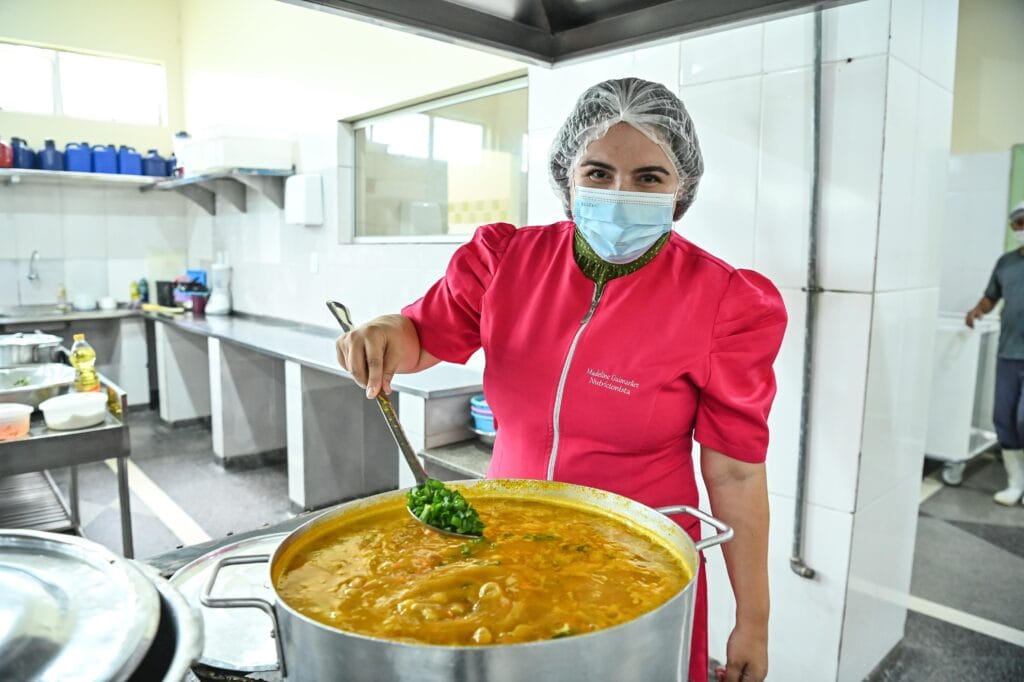 Com funcionamento 24 horas, Serviço de Nutrição da Fundhacre garante mais de mil refeições diárias