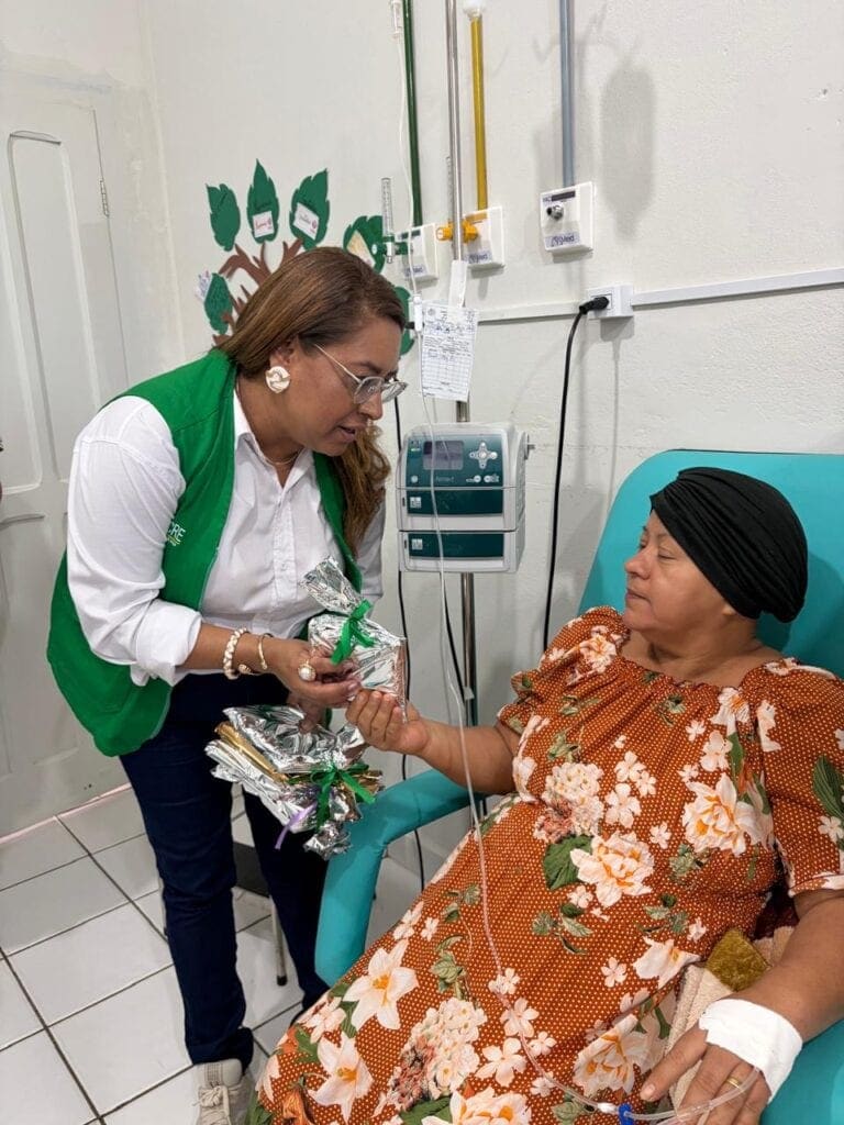 Atendimento itinerante da Unacon leva assistência oncológica e acolhimento a pacientes do Juruá