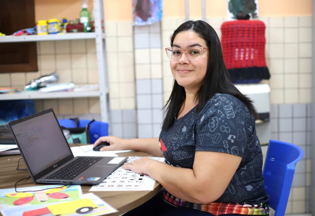 Educação do Acre orienta servidores elegíveis sobre adesão ao Programa Educação Conectada