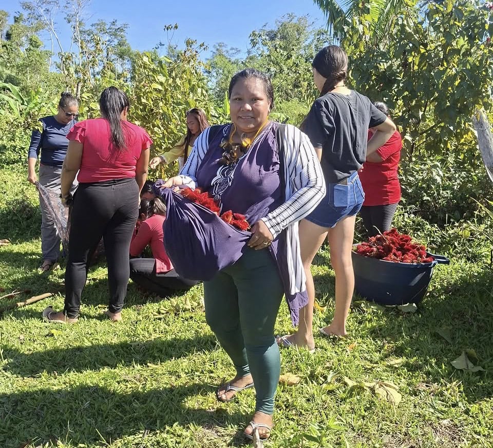 Liderança indígena do Acre recebe bolsa internacional para fortalecer educação, comunicação e memória do povo Shanenawa
