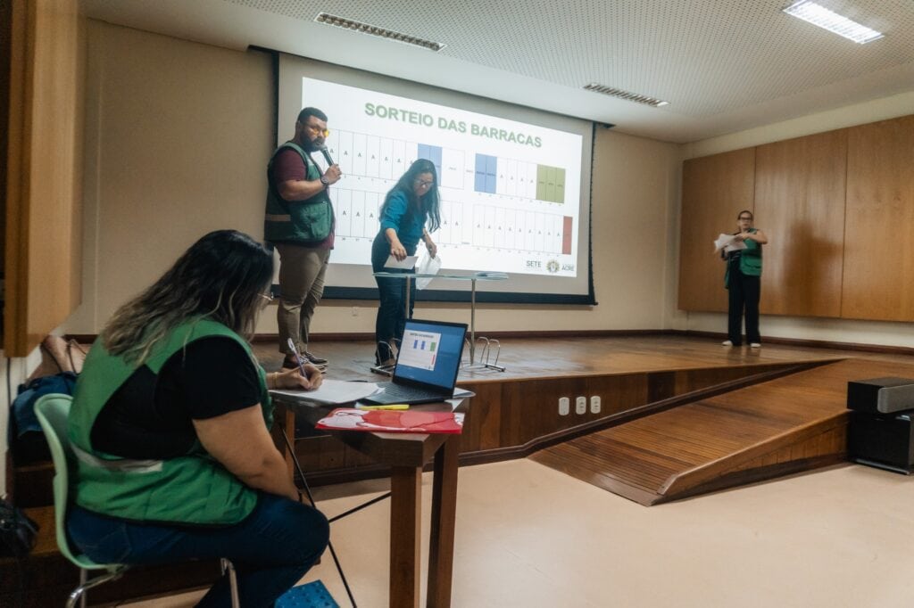 Empreendedores selecionados para participar do Arraial Cultural recebem orientações sobre comercialização no evento