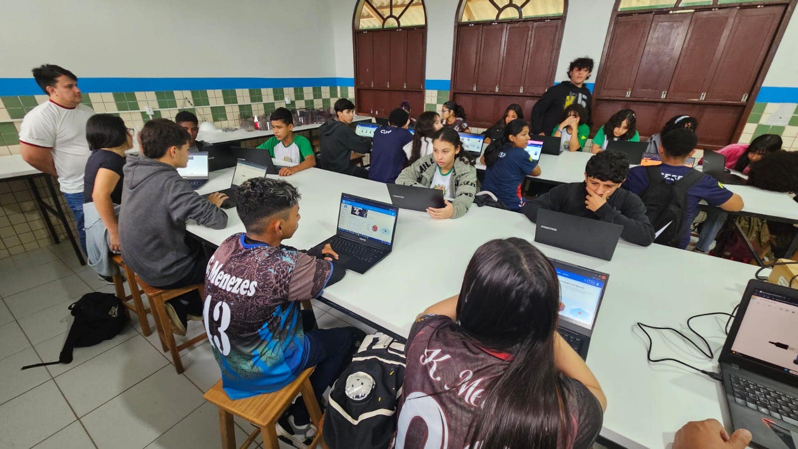 Educação do Acre realiza minicurso de robótica na Escola Sebastião Pedrosa