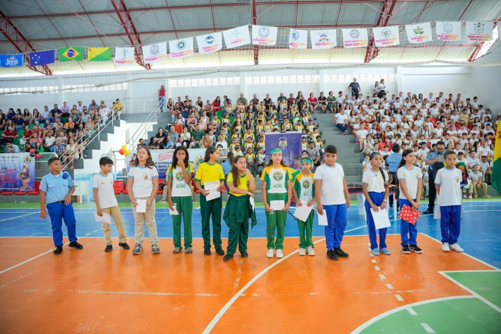 Estado certifica 502 estudantes na formatura do Proerd e consolida ações de prevenção à violência e ao uso de drogas em Cruzeiro do Sul