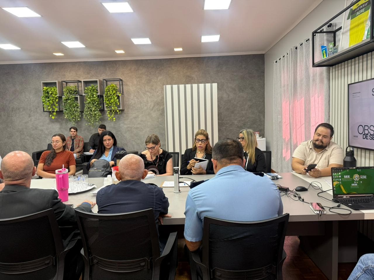Educação reúne órgãos da rede de proteção para fortalecer segurança e atendimento a estudantes