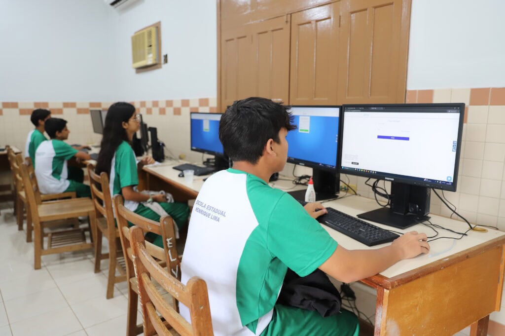 Conectividade e inovação transformam a educação pública do Acre e ampliam acesso à tecnologia em todo o estado