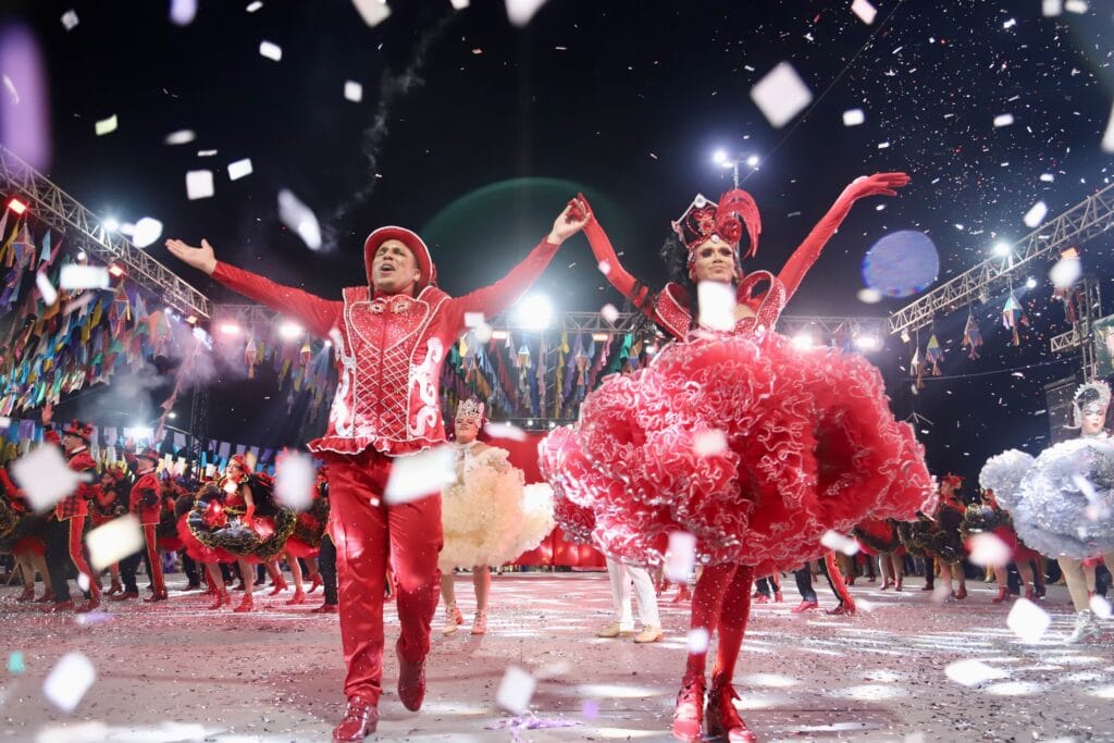Arraial Cultural encerra com premiação e desfile das quadrilhas campeãs